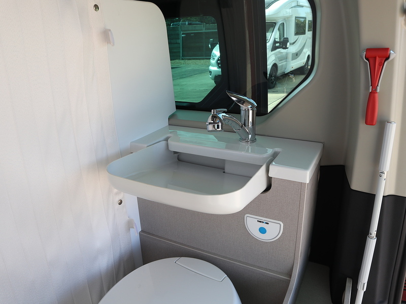 Burstner Playa C 530  Campervan - Large 32