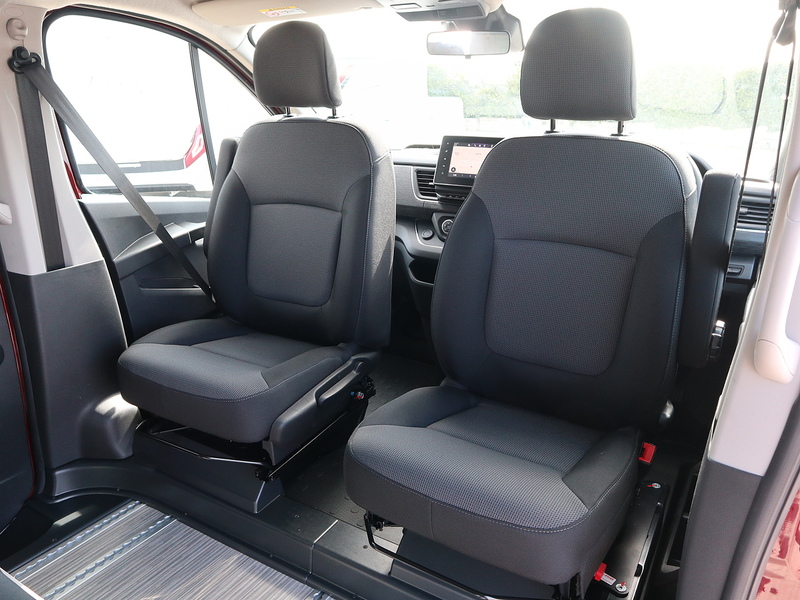 Burstner Playa C 530  Campervan - Large 37