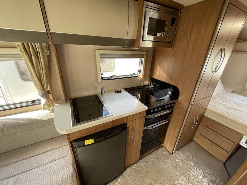 Autotrail Imala 2017 732 - Large 9