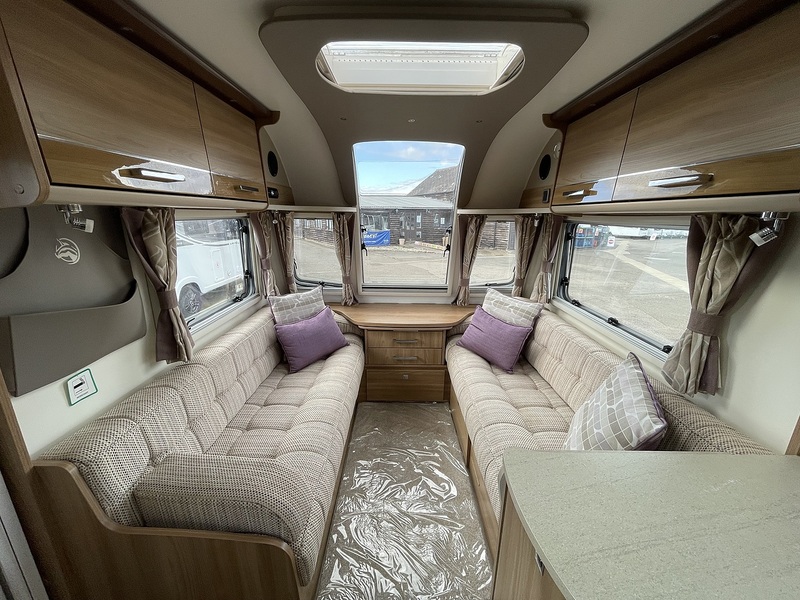 Bailey Unicorn Cordoba 2017 Caravan - Large 3