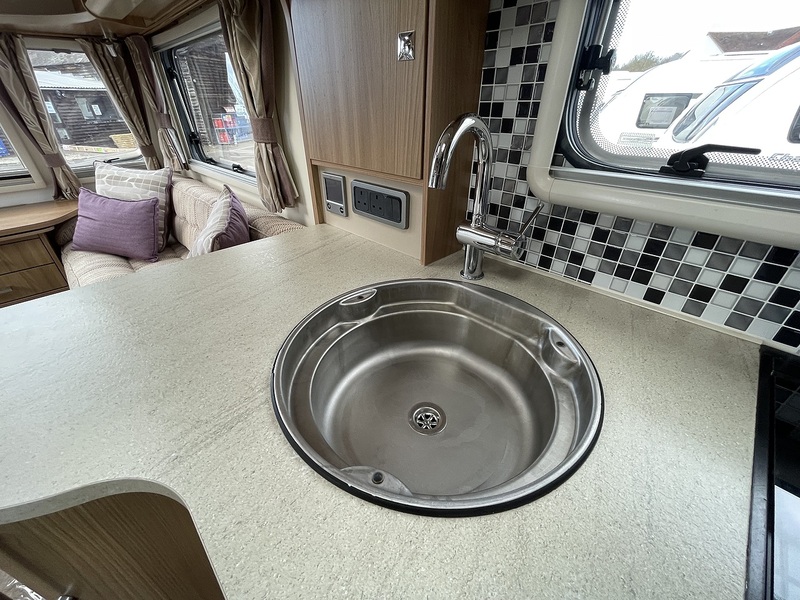 Bailey Unicorn Cordoba 2017 Caravan - Large 6