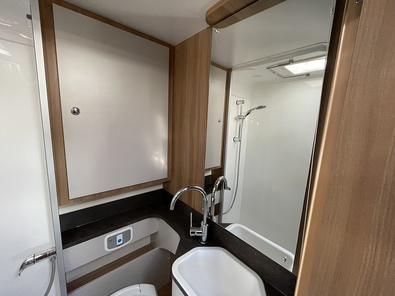 Bailey Autograph III 2022 79-4i - Large 16