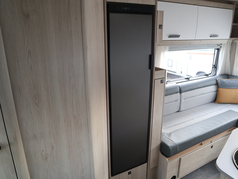 Autotrail F-Line F68  Motorhome - Large 9