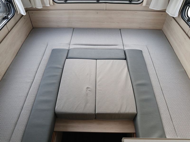 Autotrail F-Line F68  Motorhome - Large 14