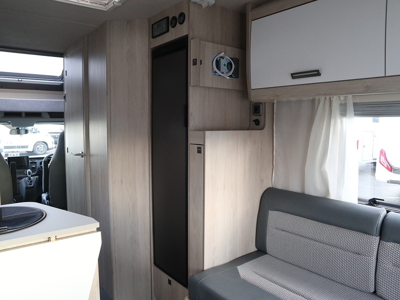 Autotrail F-Line F68  Motorhome - Large 18