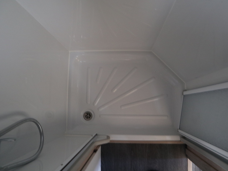 Autotrail F-Line F68  Motorhome - Large 20