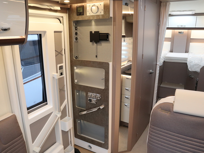 Burstner Lyseo TD Harmony 690G  Motorhome - Large 14