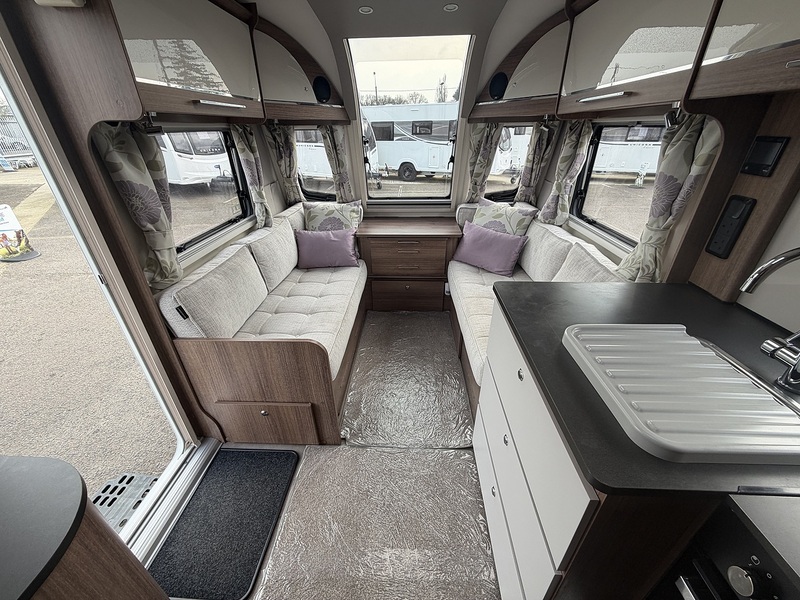 Bailey Unicorn Cabrera 2018 Caravan - Large 11