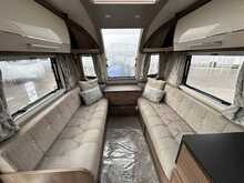 Bailey Unicorn Black Pamplona 2020 Caravan3