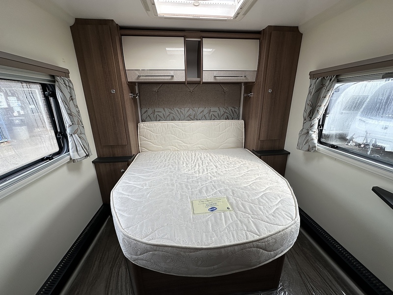 Bailey Unicorn Black Pamplona 2020 Caravan - Large 6