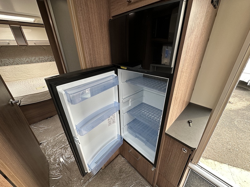 Bailey Unicorn Black Pamplona 2020 Caravan - Large 8