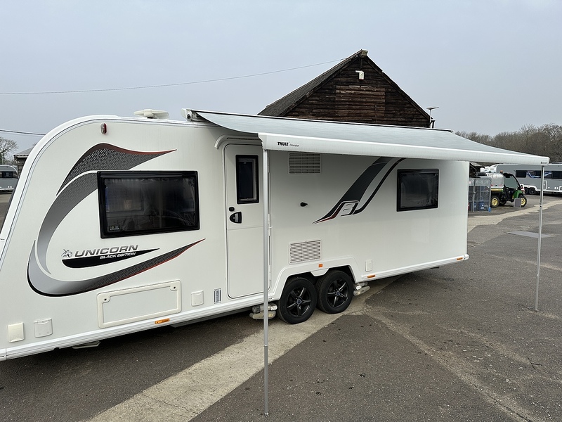 Bailey Unicorn Black Pamplona 2020 Caravan - Large 13