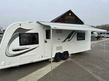 Bailey Unicorn Black Pamplona 2020 Caravan13