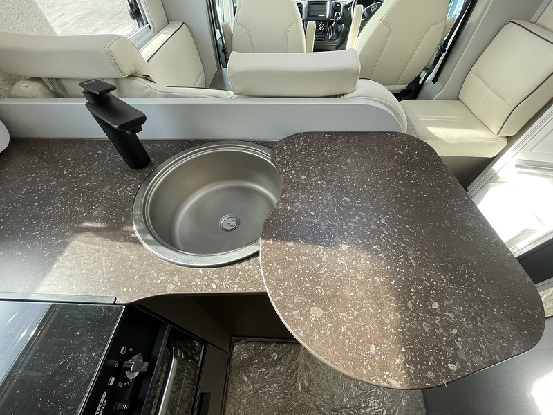 Burstner B66 2025 690TD - Large 9