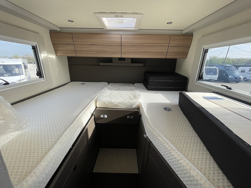 Burstner B66 2025 690TD - Large 15