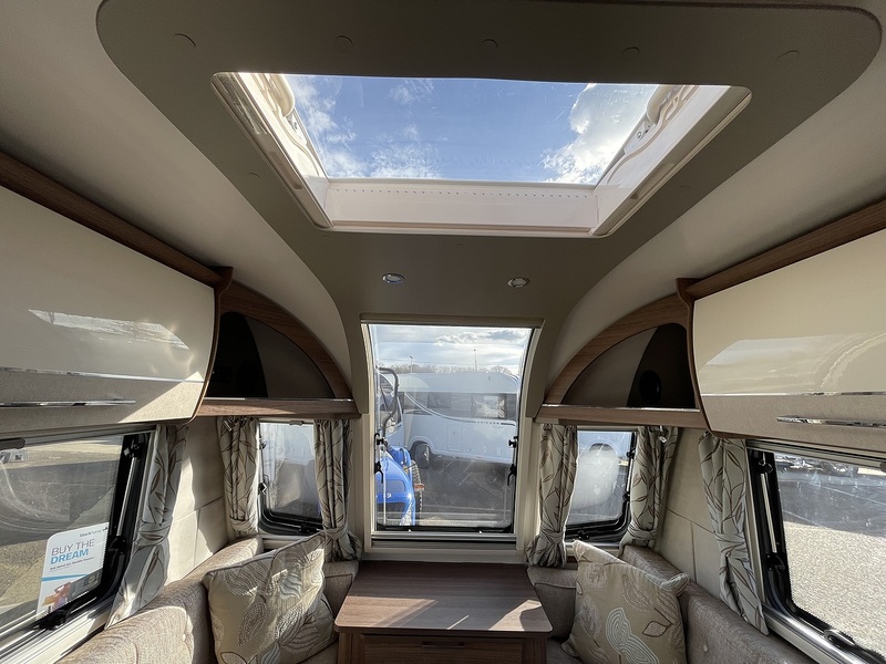 Bailey Unicorn Vigo Black Edition 2021 Caravan - Large 4