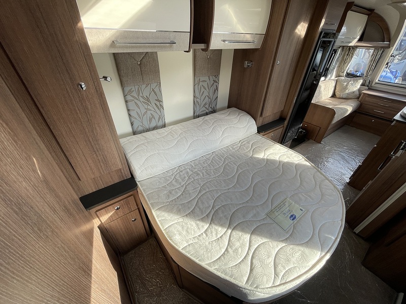 Bailey Unicorn Vigo Black Edition 2021 Caravan - Large 11