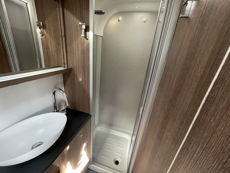 Bailey Unicorn Vigo Black Edition 2021 Caravan - Large 15