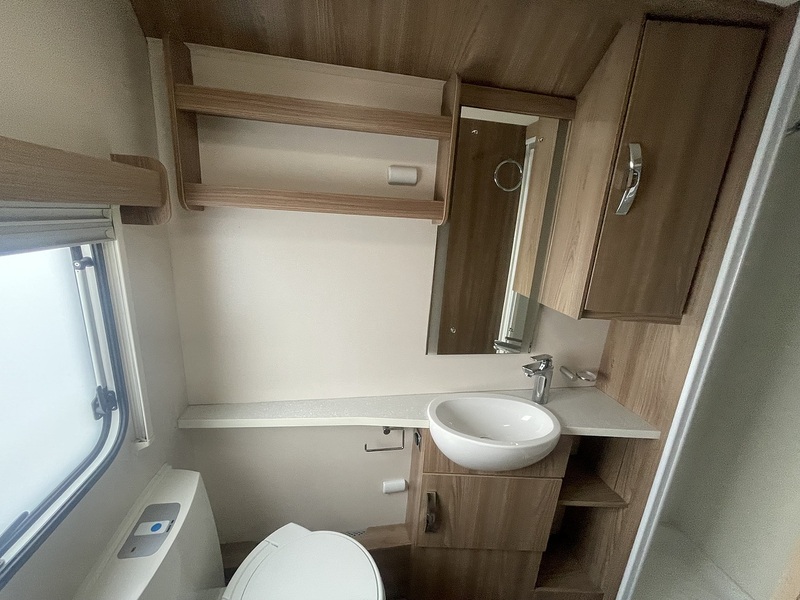 Swift Bolero 2015 724 FB - Large 18