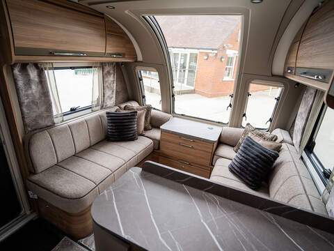 Bailey Alicanto Grande Deluxe Sintra Caravan - U2567