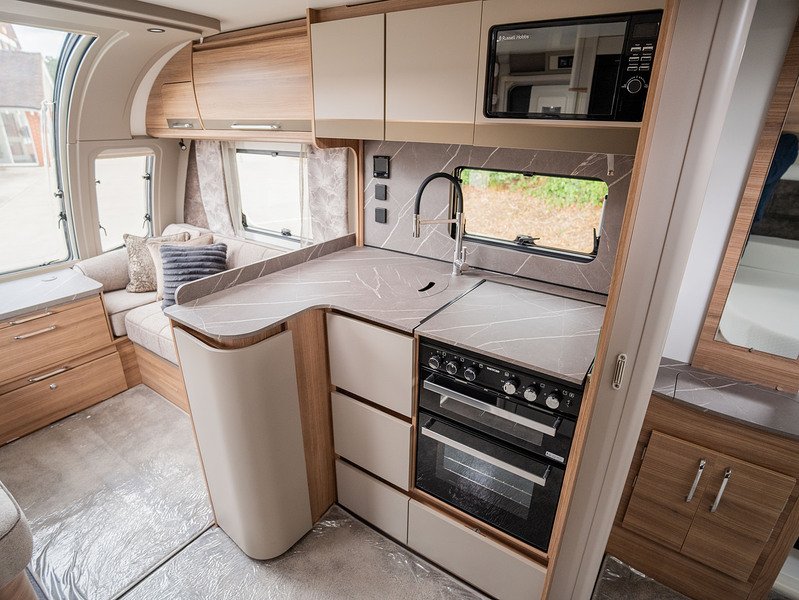 Bailey Alicanto Grande Deluxe Sintra Caravan - U2567