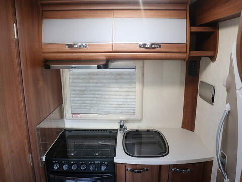 Autosleeper Nuevo EK Motorhome - U2568