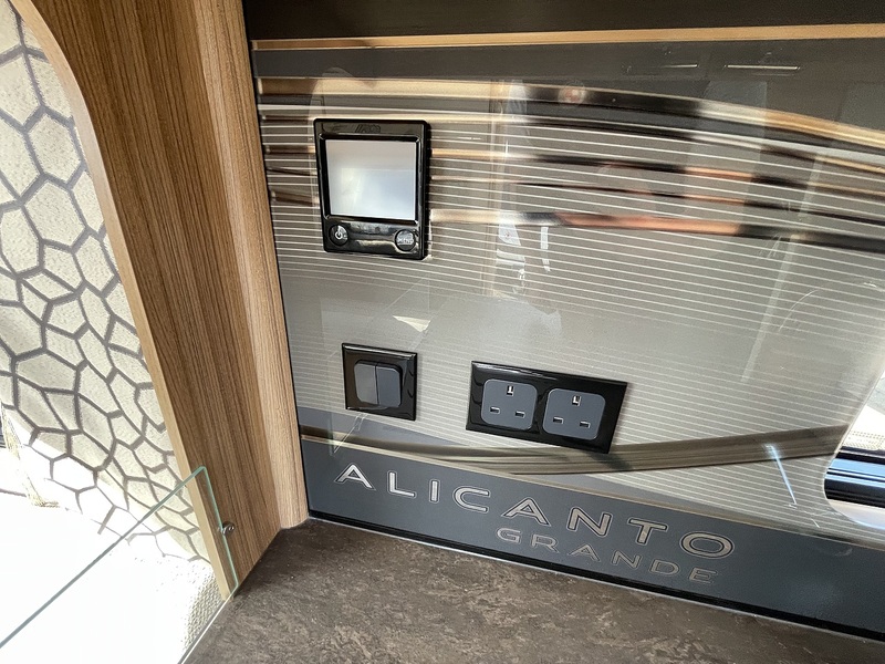 Bailey Alicanto Grande Evora 2024 Caravan - Large 19