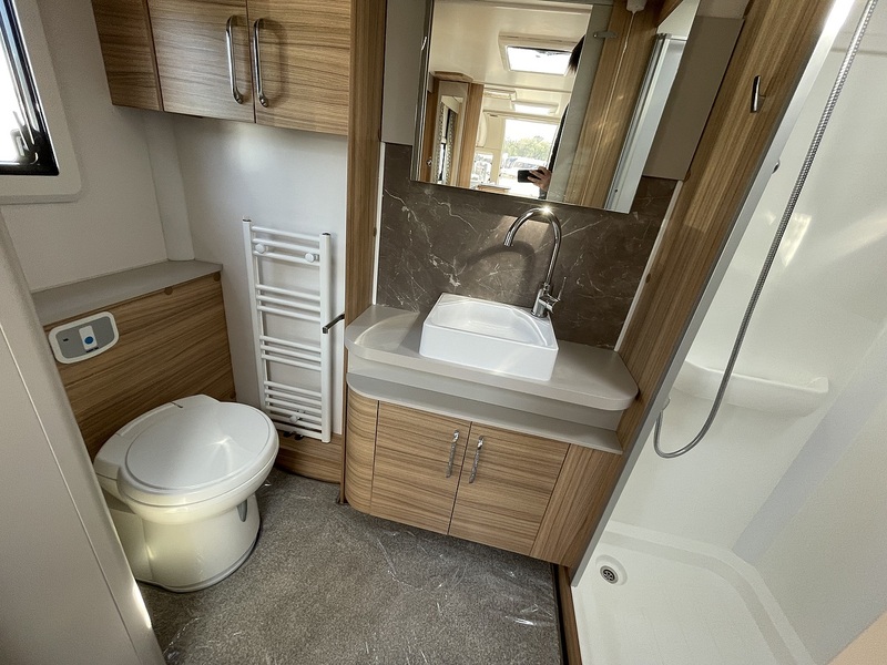 Bailey Alicanto Grande Evora 2024 Caravan - Large 14