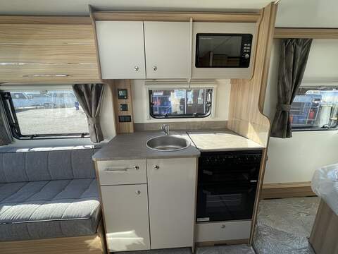 Bailey Phoenix GT75 644 Caravan - U2574