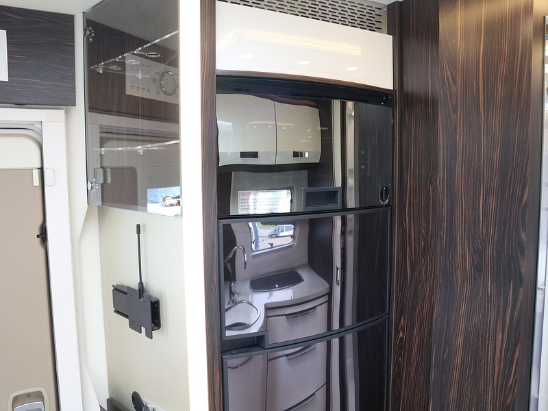 Burstner Elegance I920G 2017 Motorhome - Large 14