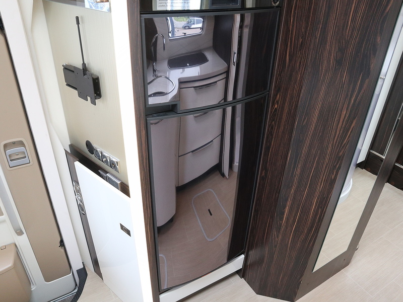 Burstner Elegance I920G 2017 Motorhome - Large 15