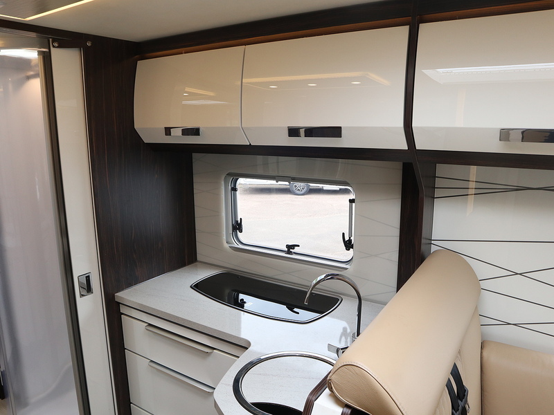 Burstner Elegance I920G 2017 Motorhome - Large 16