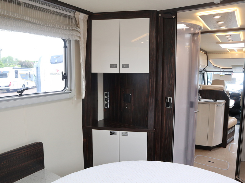 Burstner Elegance I920G 2017 Motorhome - Large 20