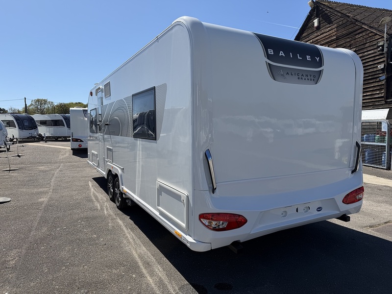 Bailey Alicanto Grande Porto 2023 Caravan - Large 3