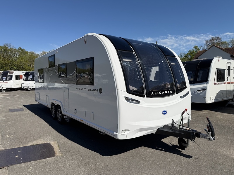 Bailey Alicanto Grande Porto 2023 Caravan - Large 5