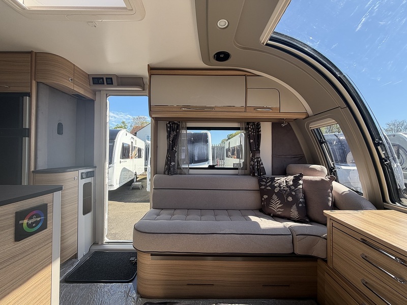 Bailey Alicanto Grande Porto 2023 Caravan - Large 8