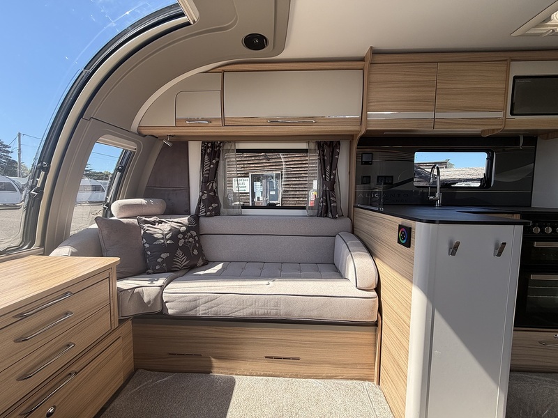 Bailey Alicanto Grande Porto 2023 Caravan - Large 9