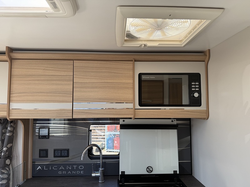 Bailey Alicanto Grande Porto 2023 Caravan - Large 15