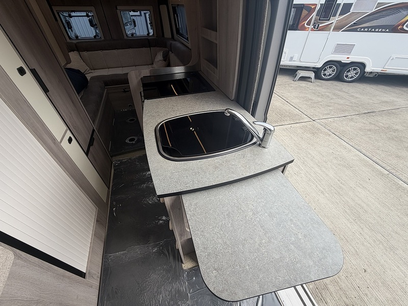 Wildax Europa Relay 2022 Campervan - Large 16
