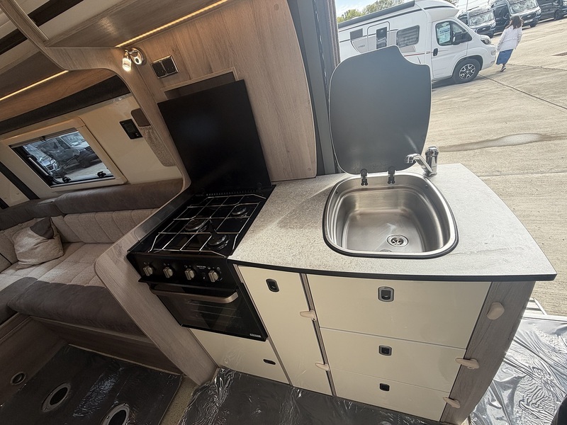 Wildax Europa Relay 2022 Campervan - Large 12