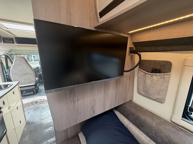 Wildax Europa Relay 2022 Campervan - Large 35
