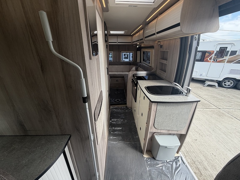 Wildax Europa Relay 2022 Campervan - Large 9