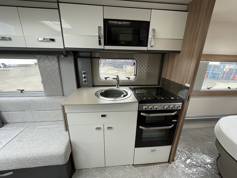 Swift Conqueror 580 2022 Caravan - Large 5