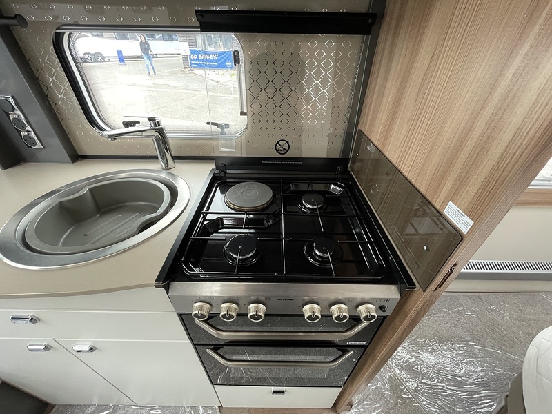 Swift Conqueror 580 2022 Caravan - Large 7