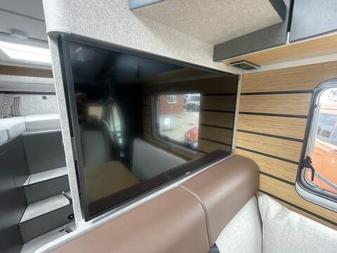 Hymer Experience 570 Motorhome - U2598