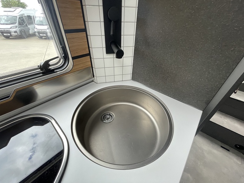 Hymer Experience 570 2024 Motorhome - Large 9