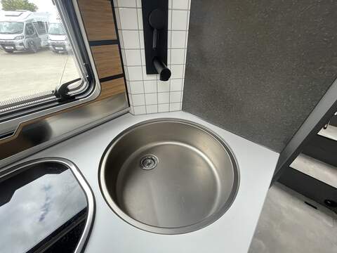 Hymer Experience 570 Motorhome - U2598