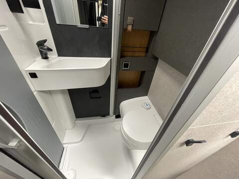 Hymer Experience 570 Motorhome - U2598