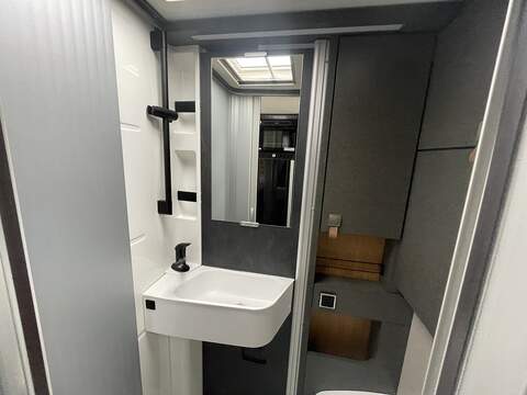 Hymer Experience 570 Motorhome - U2598