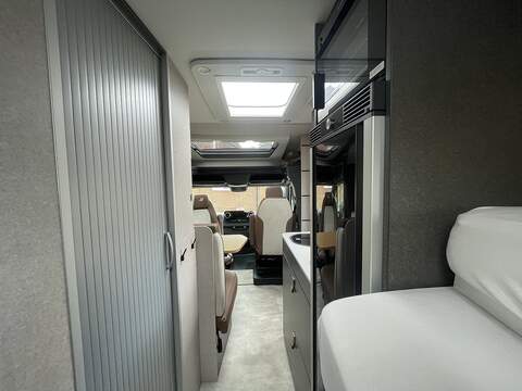 Hymer Experience 570 Motorhome - U2598